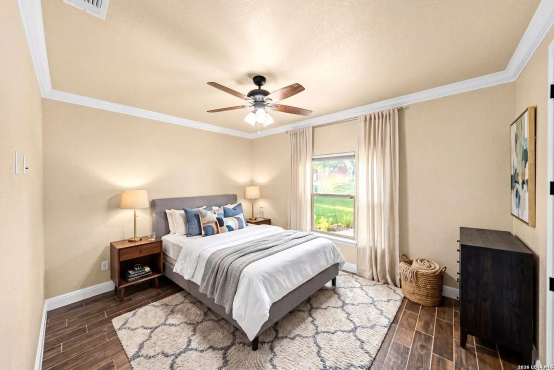 Photo of 1009 Bluebonnet Ln
