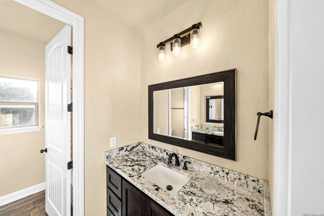 Photo of 1009 Bluebonnet Ln