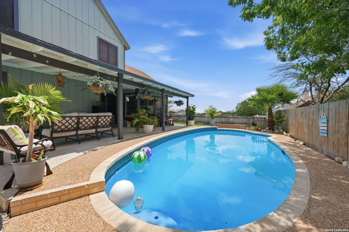 Photo of 302 HORNBEAN LN