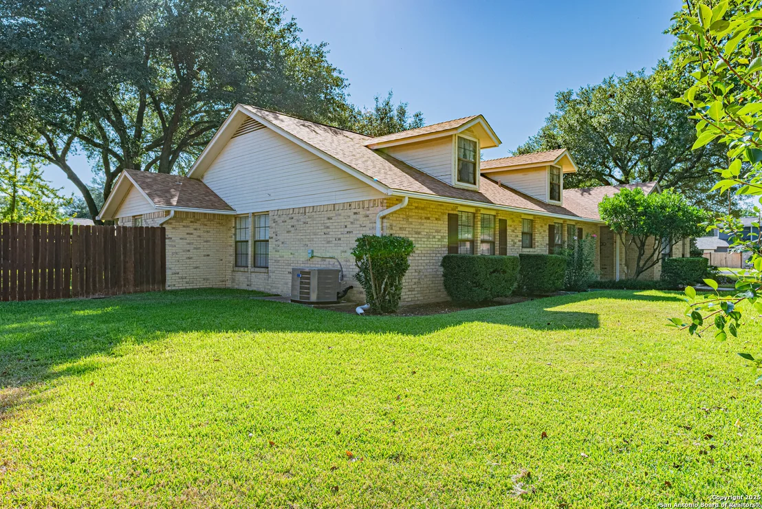 Photo of 729 Heritage Dr