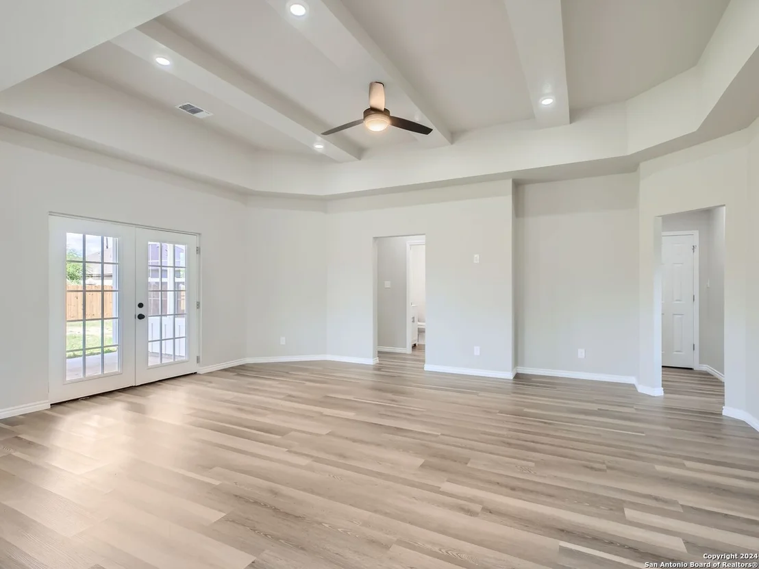 Photo of 8501 UTOPIA BLVD