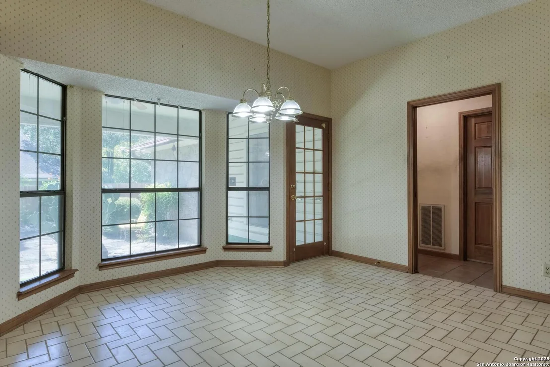 Photo of 8502 Upton