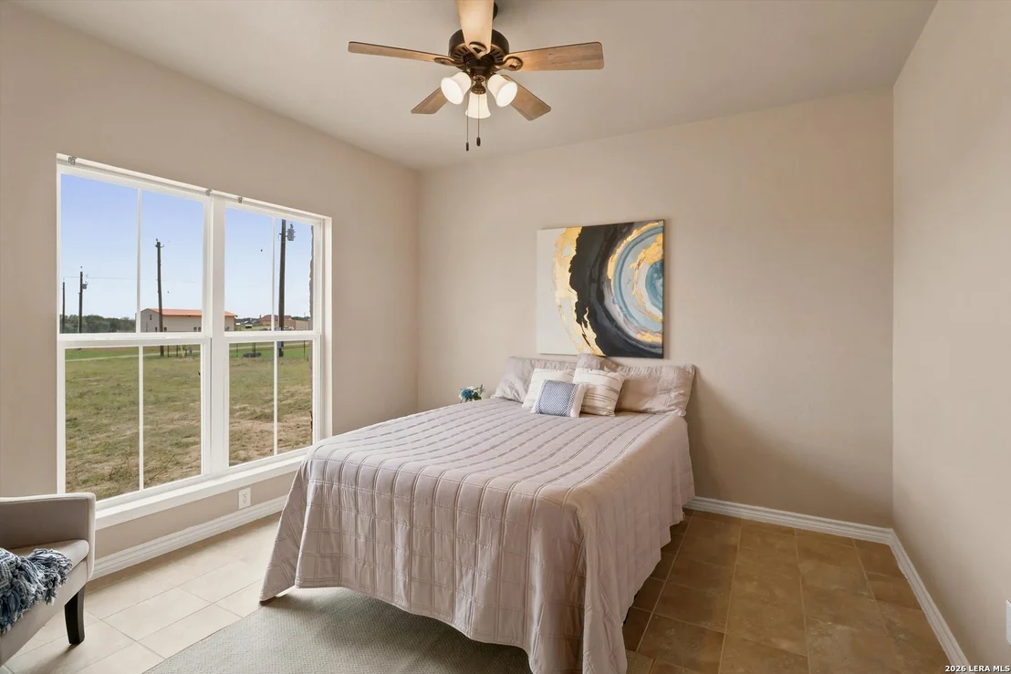 Photo of 200 Lakeview Cir