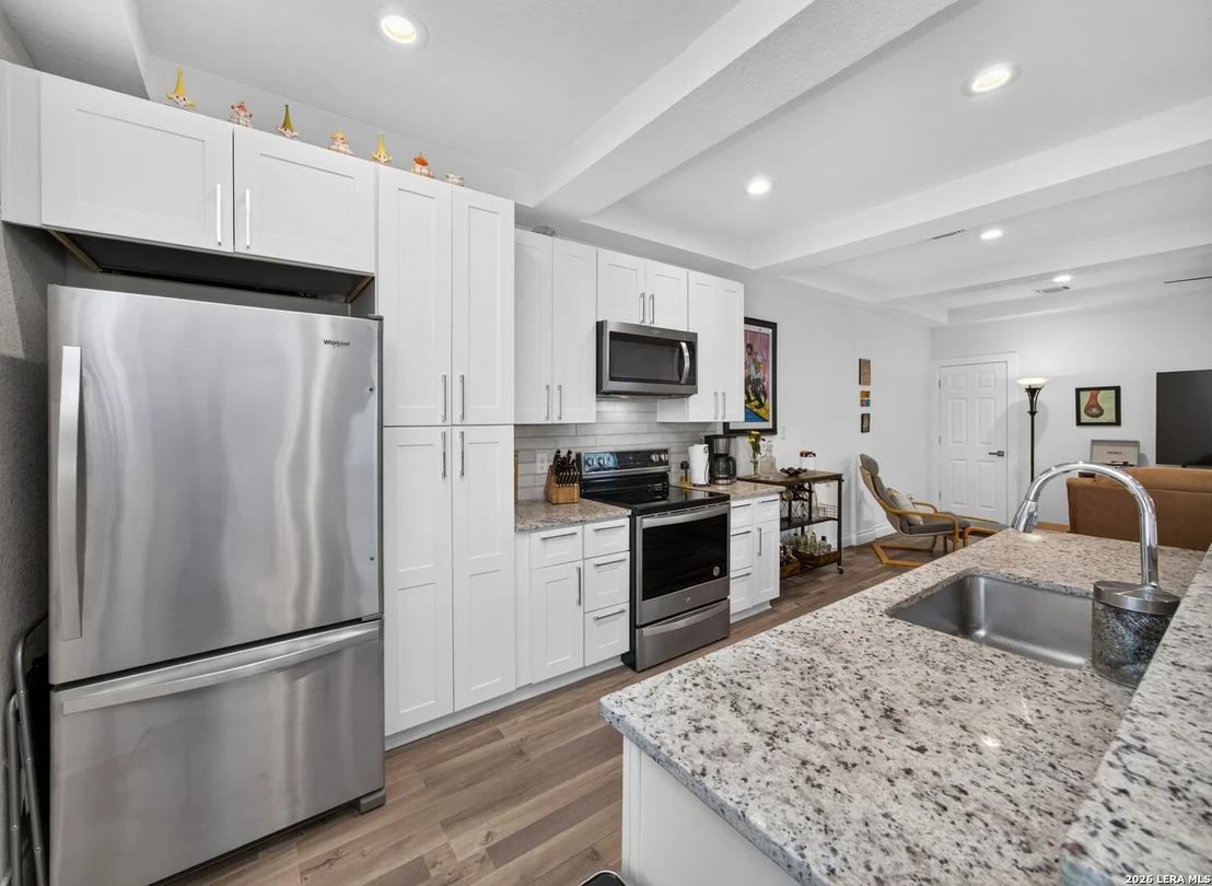 Photo of 547 Belmont