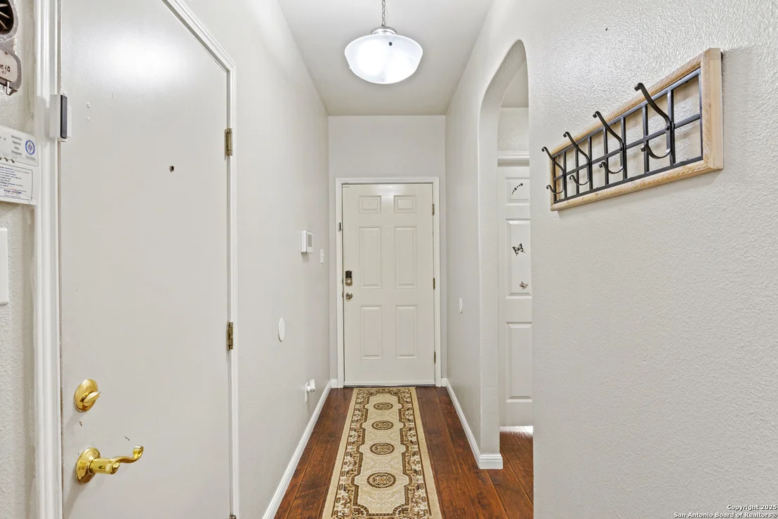 Photo of 1726 BARKING WOLF