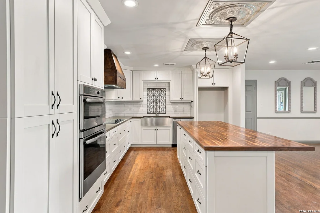 Photo of 1106 W MAIN ST