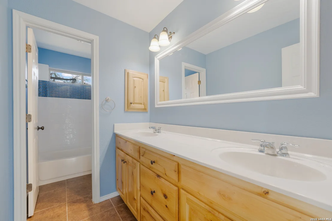 Photo of 521 JACOBS LN
