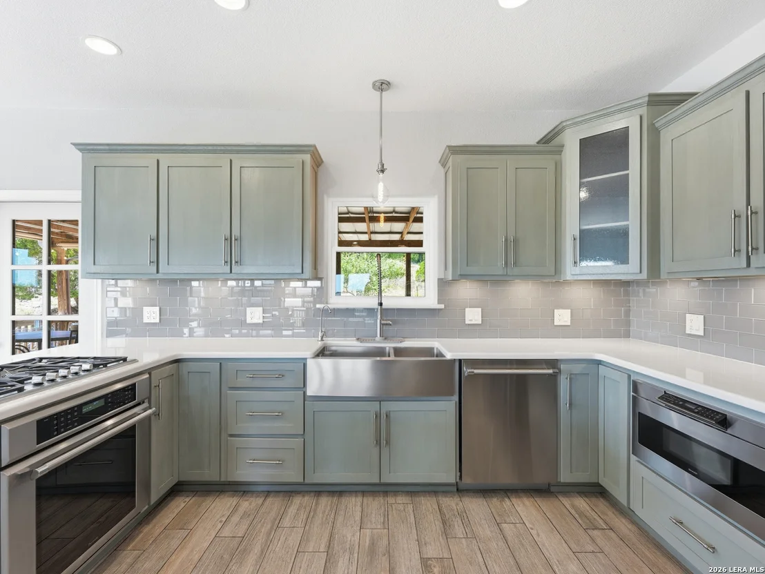 Photo of 412 Bear Springs Trl