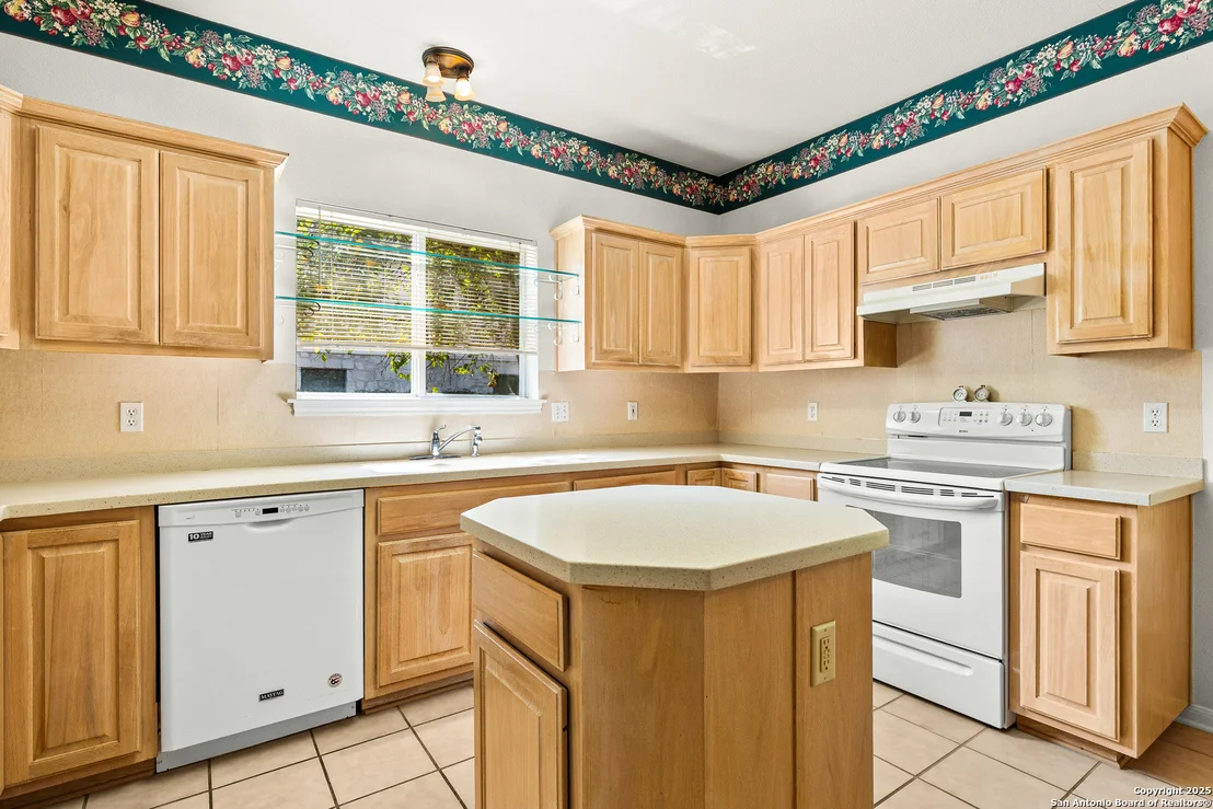 Photo of 141 Oak Knoll