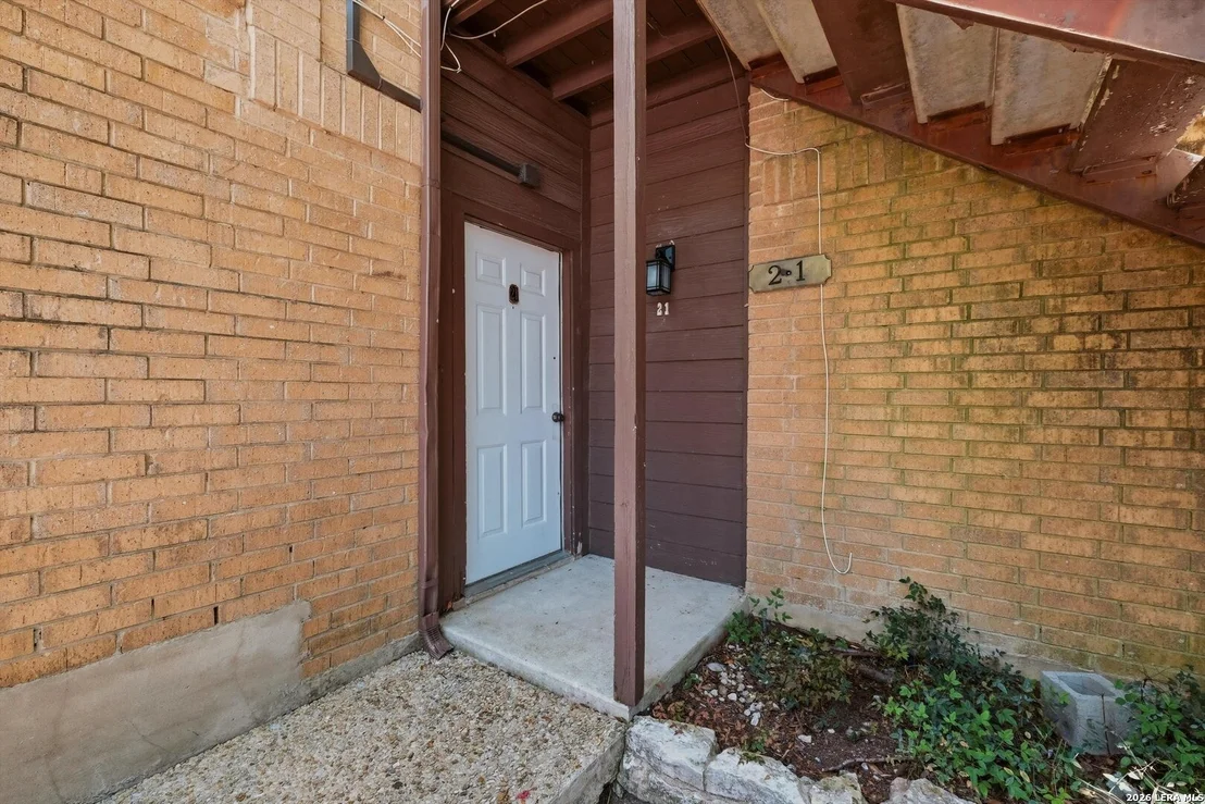 Photo of Unit 21 at 8611 Datapoint