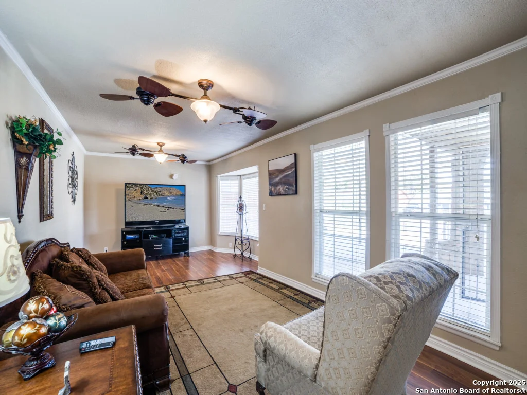 Photo of 6002 Sandwick
