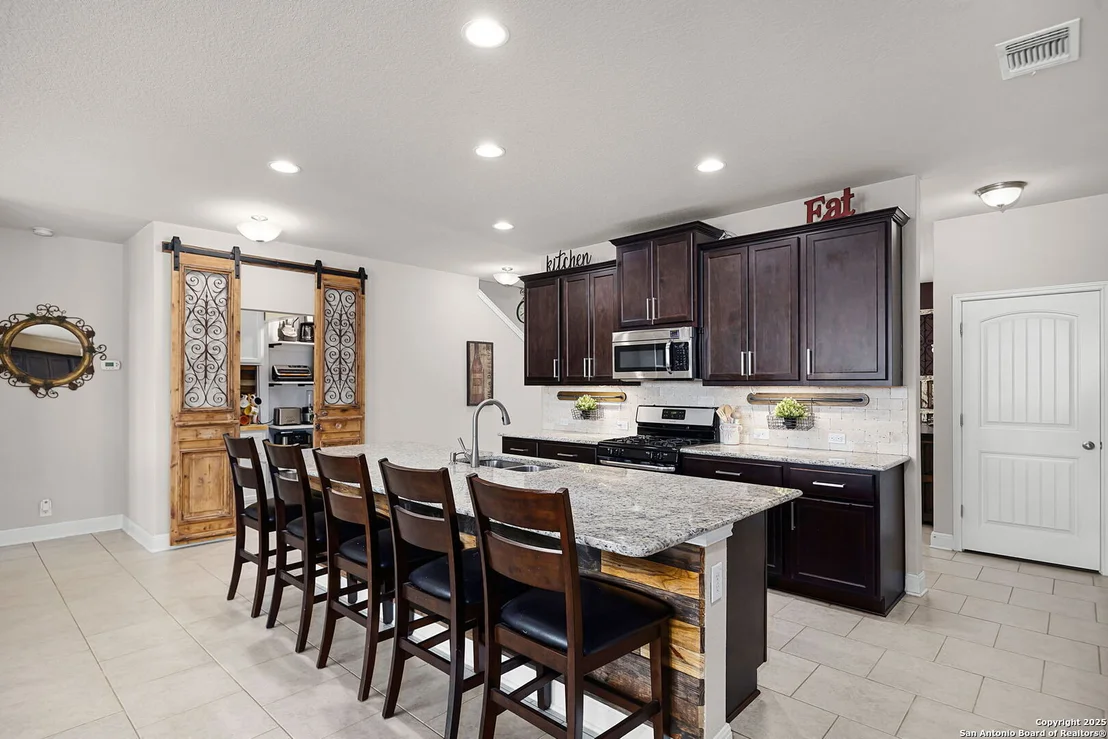 Photo of 124 White Rock