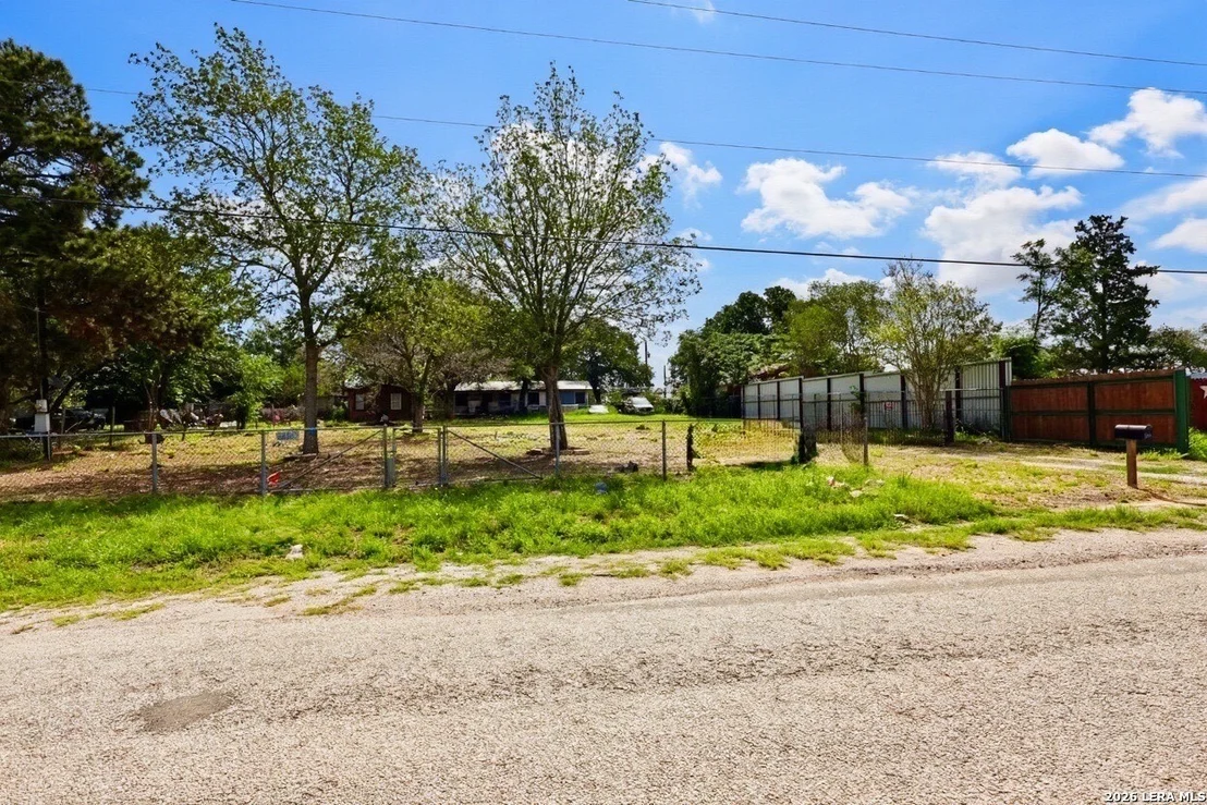 Photo of 350 PALO ALTO DR