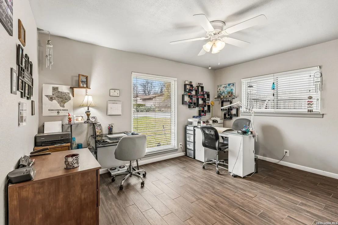 Photo of 218 Whispering Oaks