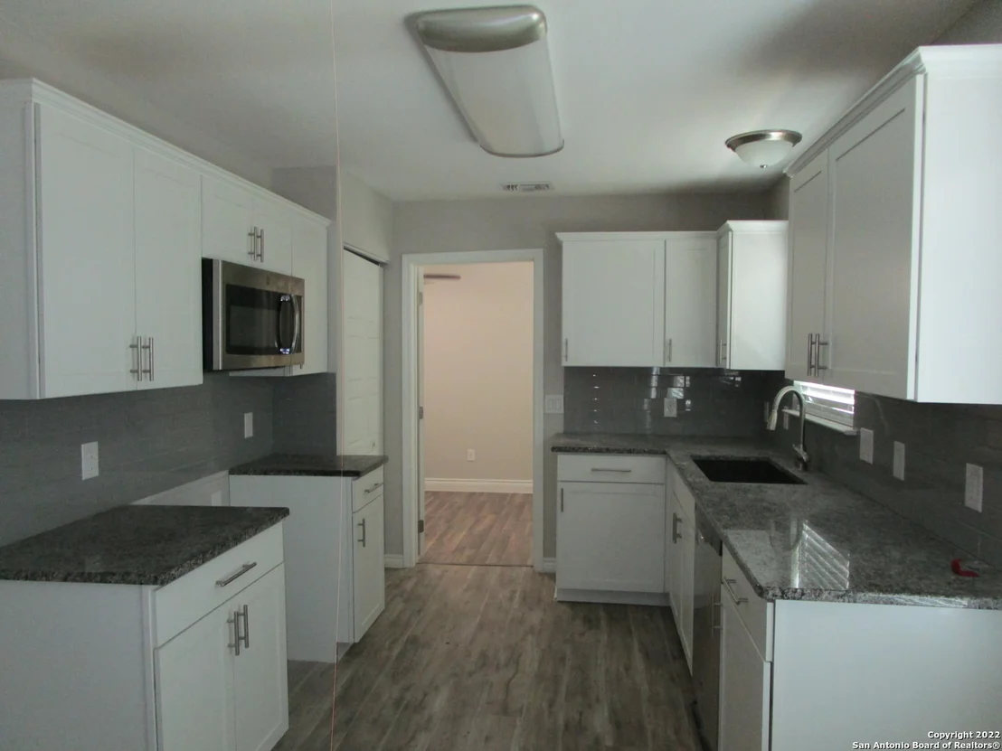Photo of 910 REXFORD DR