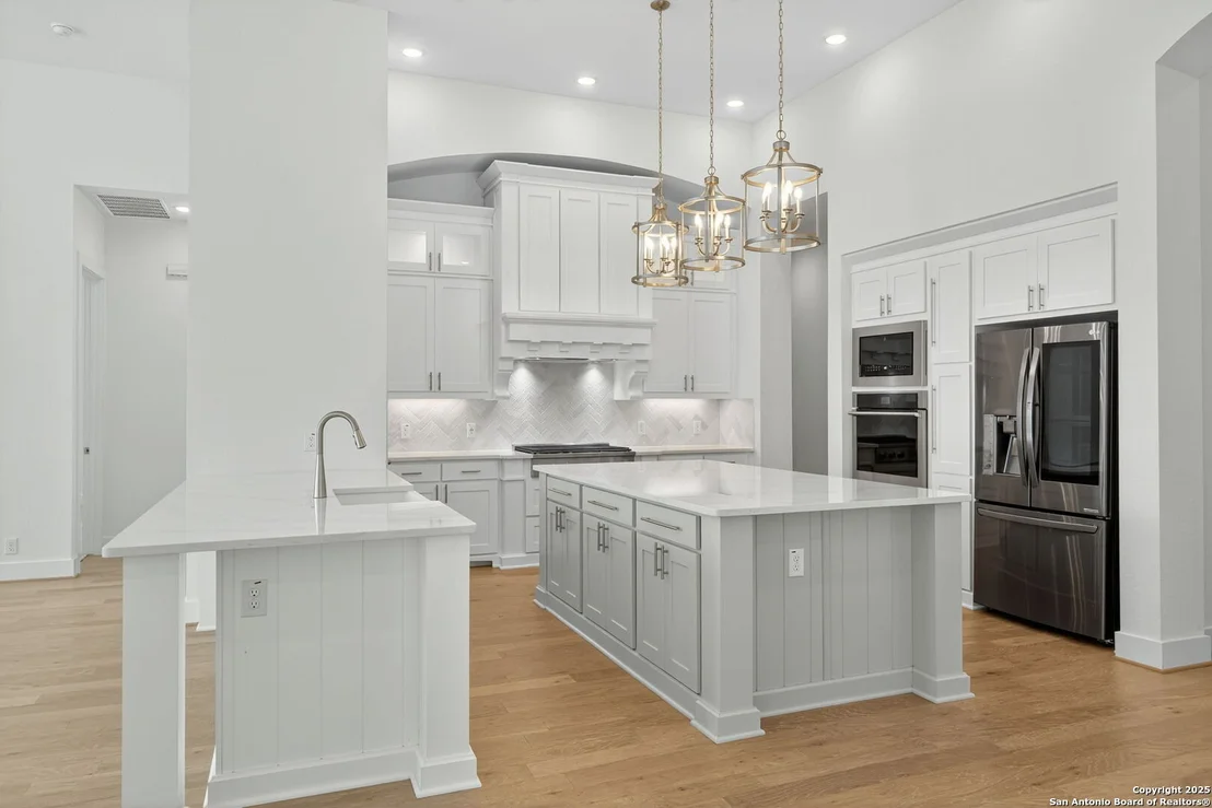 Photo of 8608 Shady Gate