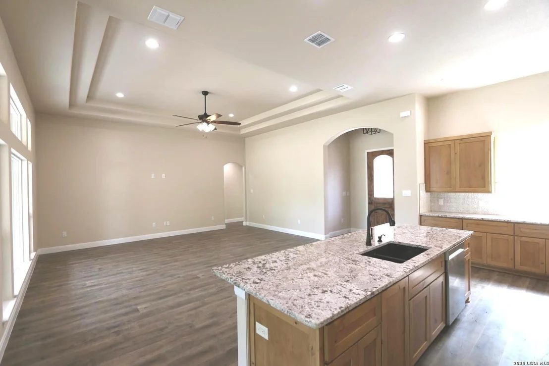 Photo of 193 Oak Fields Dr