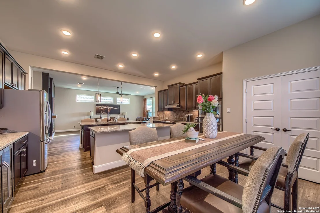 Photo of 950 Lone Cypress