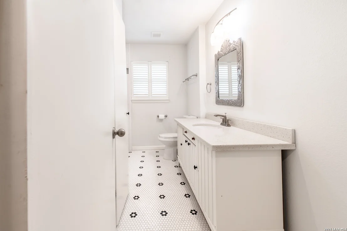Photo of 1422 Mockingbird