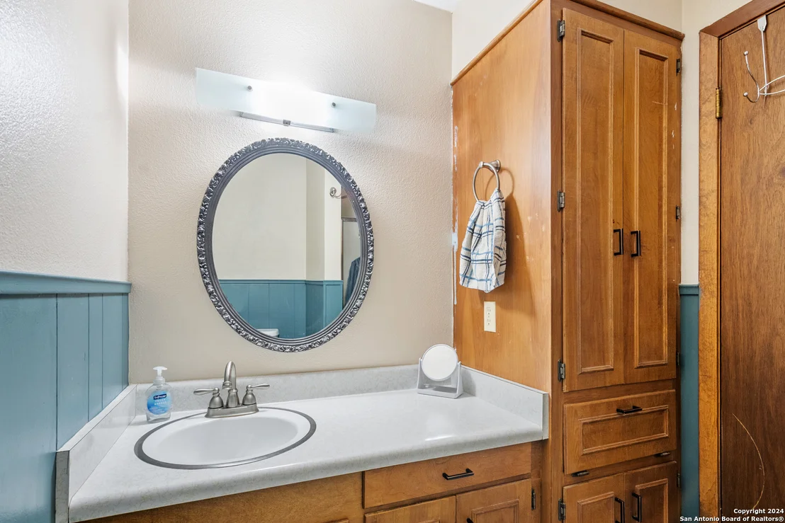 Photo of 5 DONNA DR