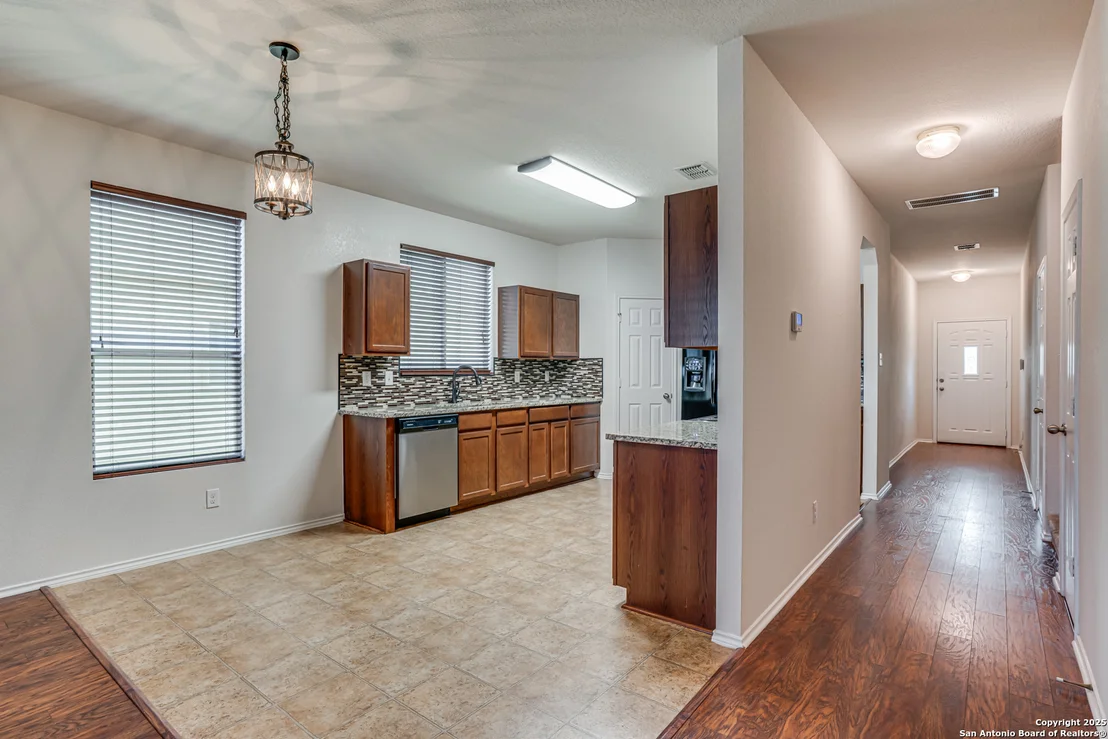 Photo of 8507 Silver Willow