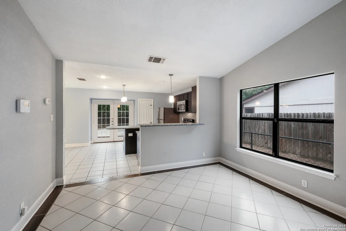 Photo of 2622 JOHNSON GRASS