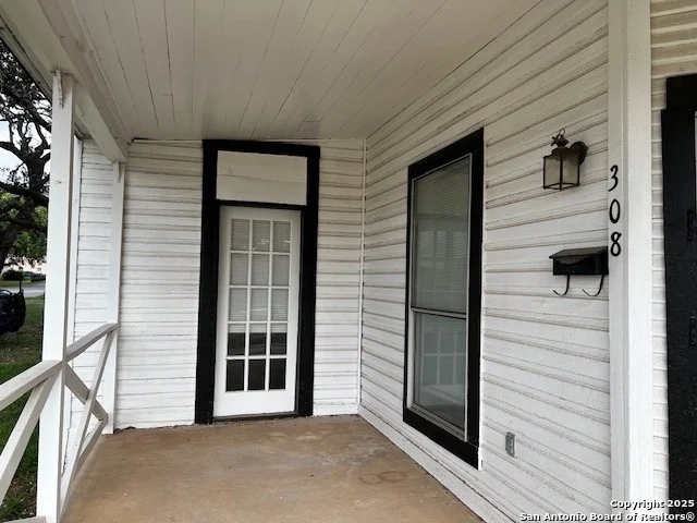 Photo of 308 W Coker