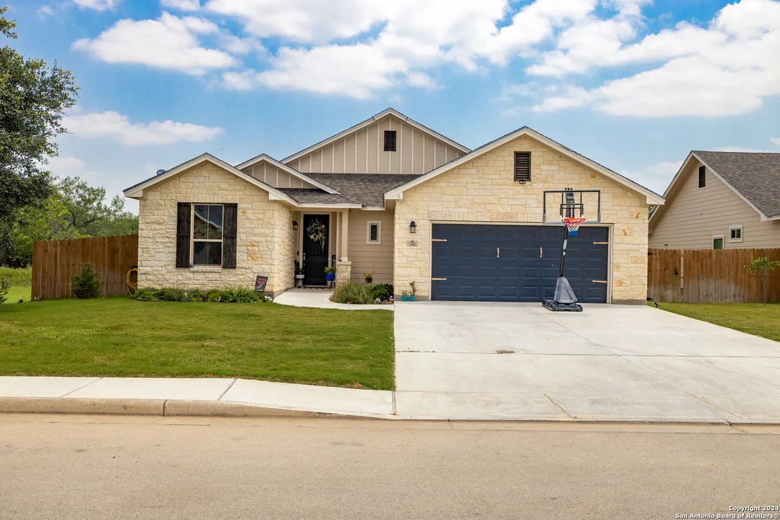 Photo of 218 IRON GATE