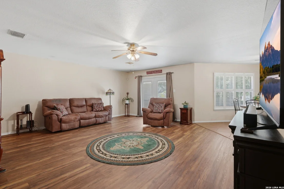 Photo of 121 Springtree Pkwy