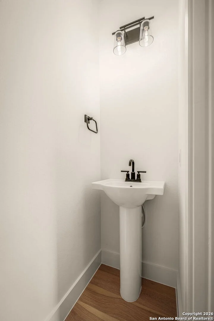 Photo of 1672 Hillcrest Forest