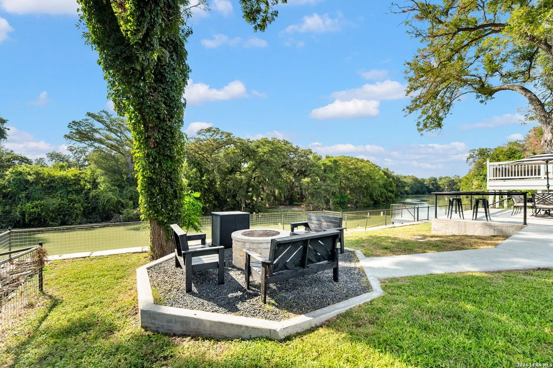 Photo of 34 river oak