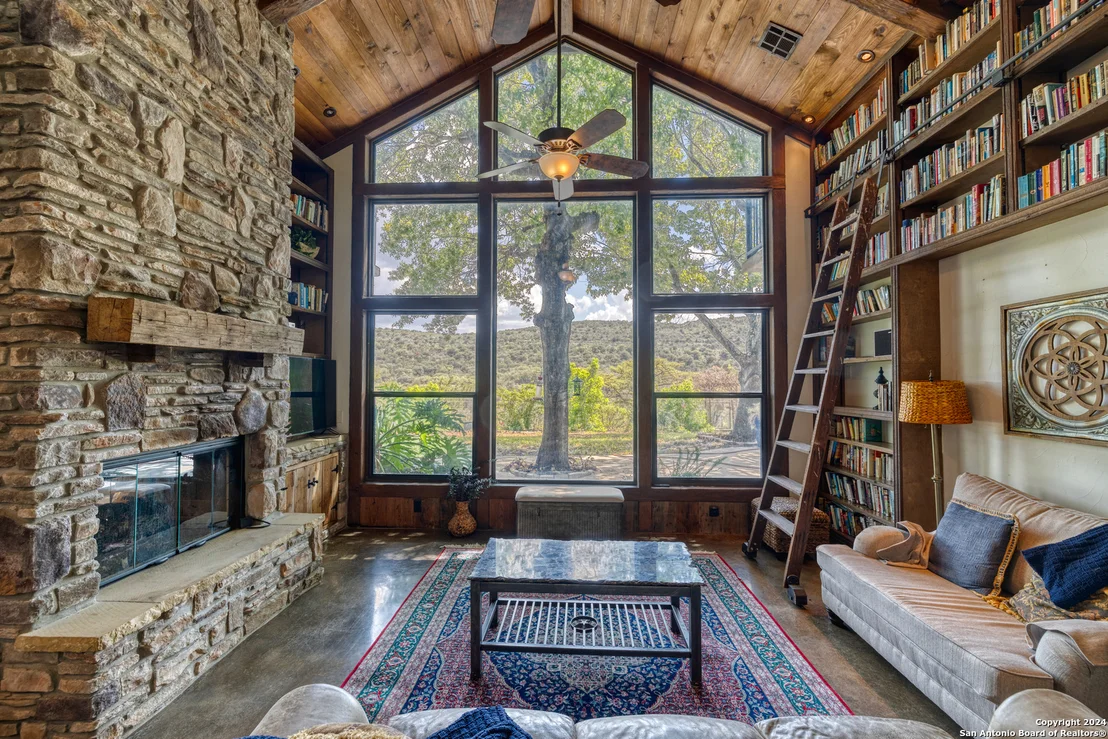Photo of 1242 RIVER RD