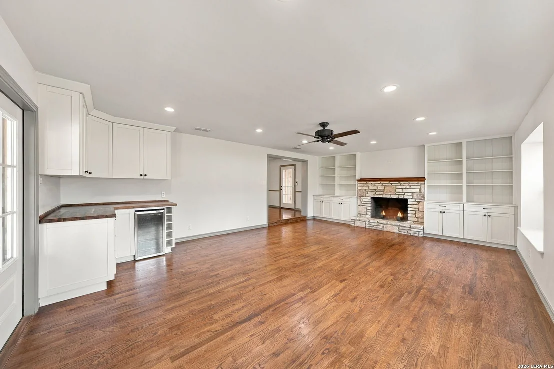Photo of 1106 W MAIN ST