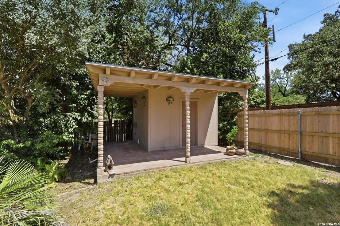 Photo of 102 IRONGATE RD