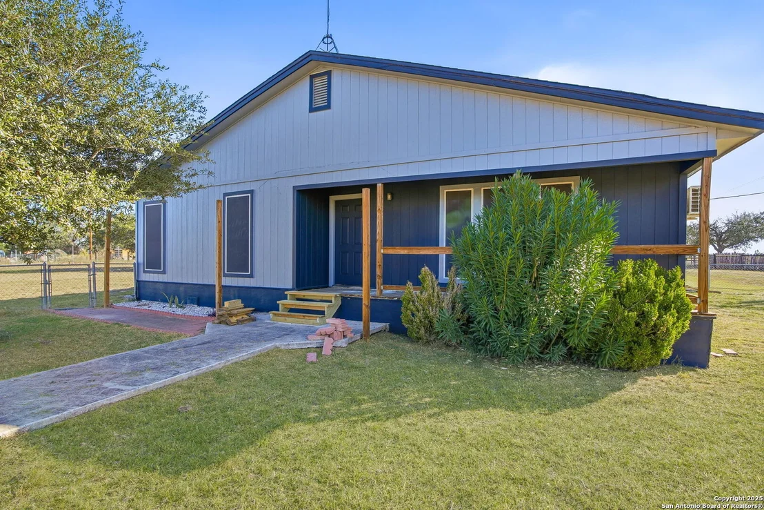 Photo of 1037 county road 7711