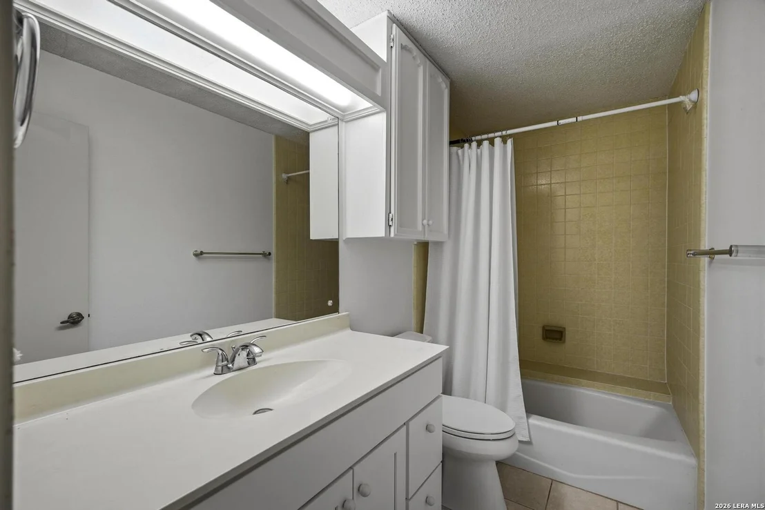 Photo of 3711 HUNTERS CIR