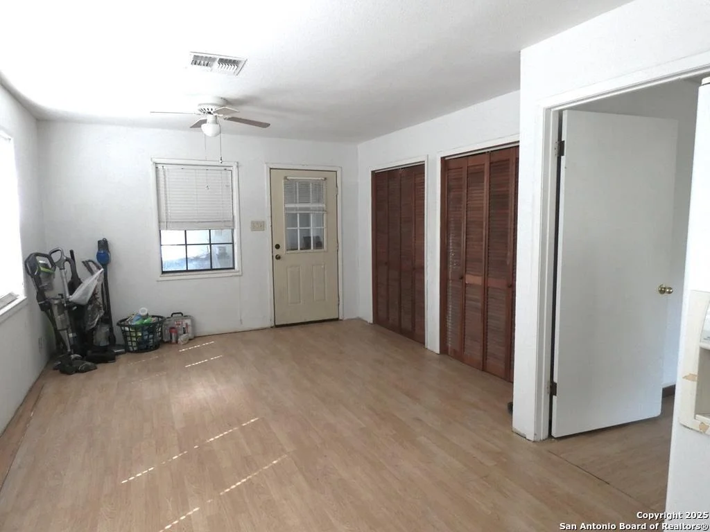 Photo of 227 Deaf Smith Rd