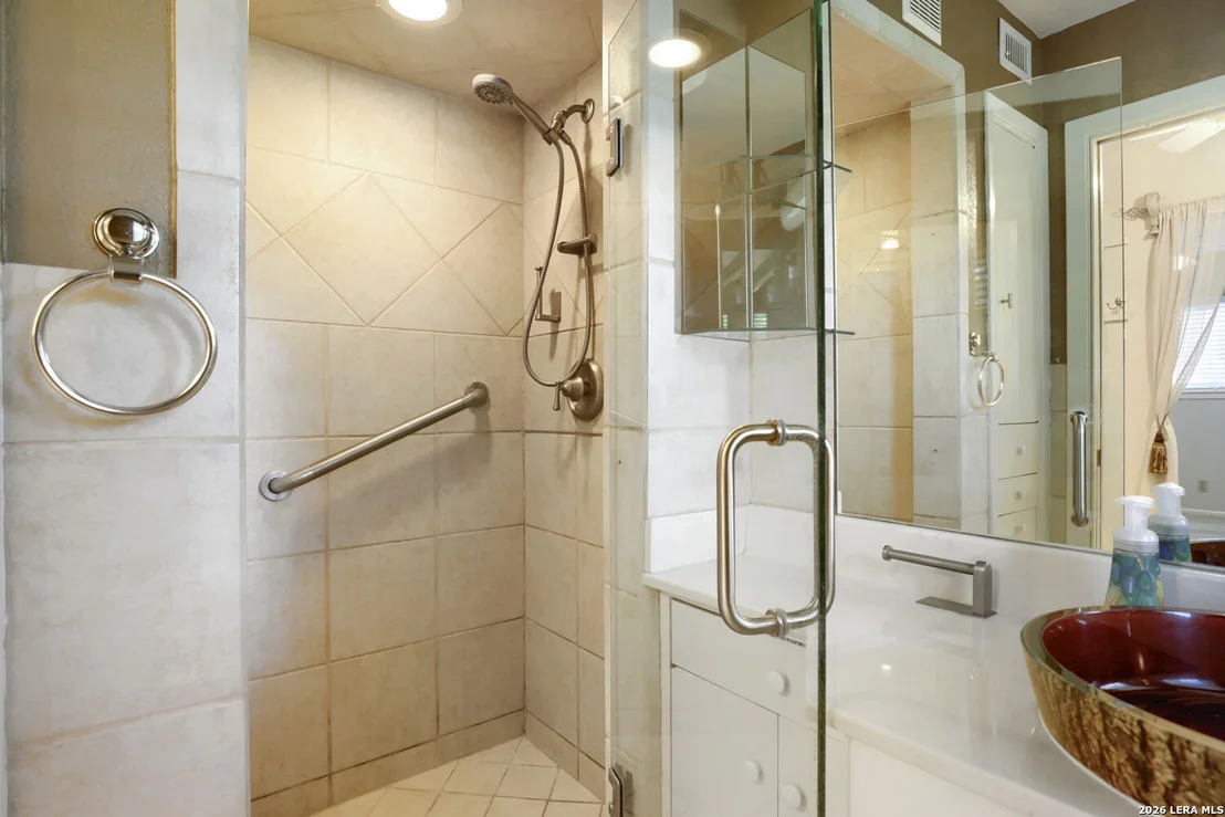 Photo of 105 HARRIETT DR