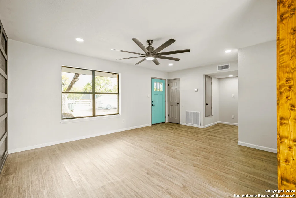 Photo of 1104 WALNUT