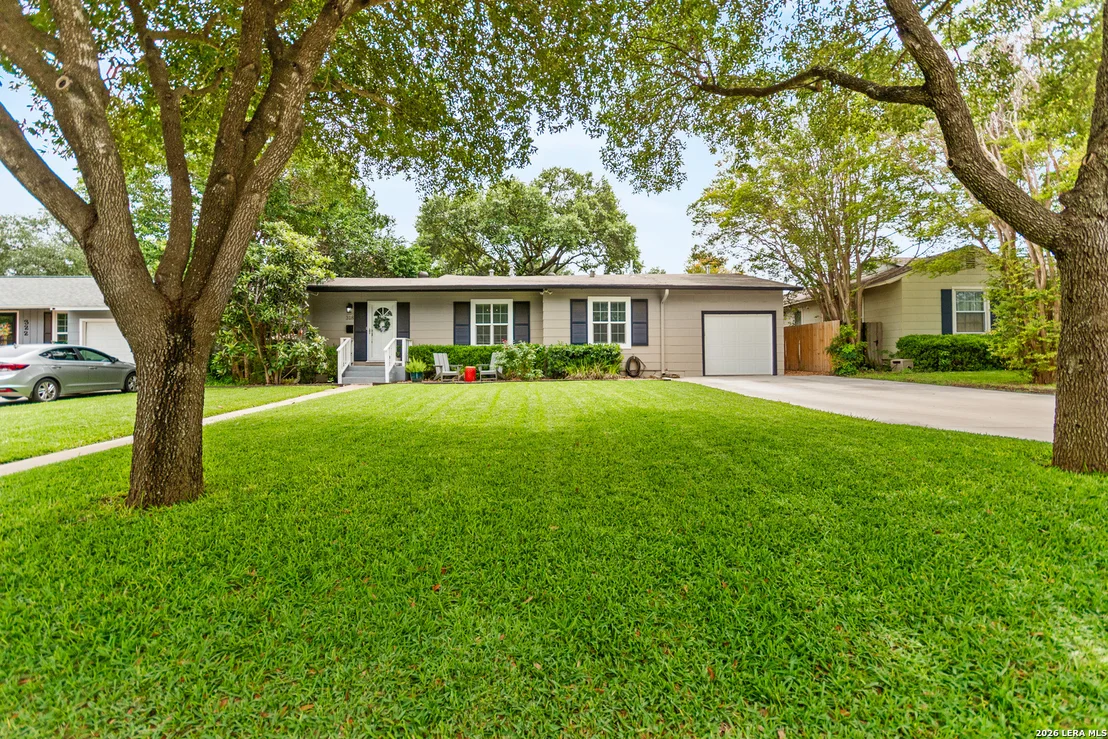 Photo of 318 BREES BLVD