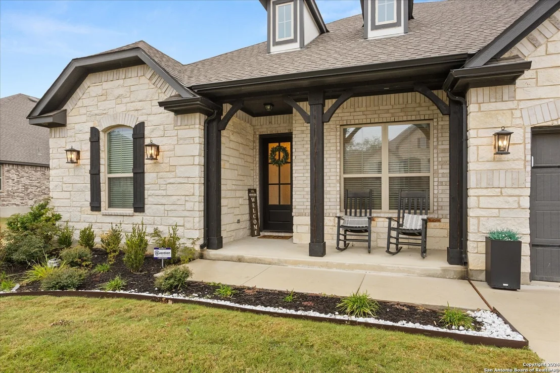 Photo of 8735 Gate Forest