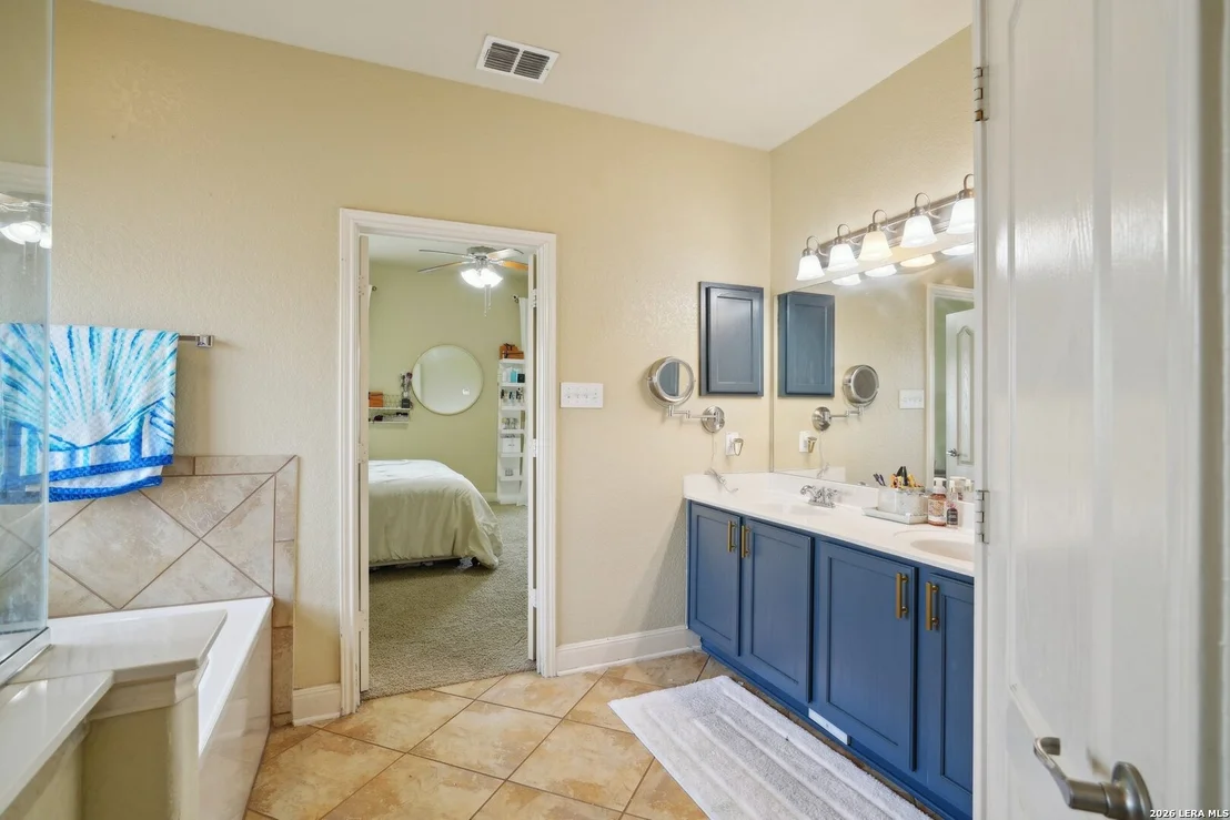 Photo of 7027 LAURA HTS