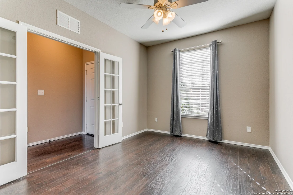 Photo of 24242 INVITATION OAK