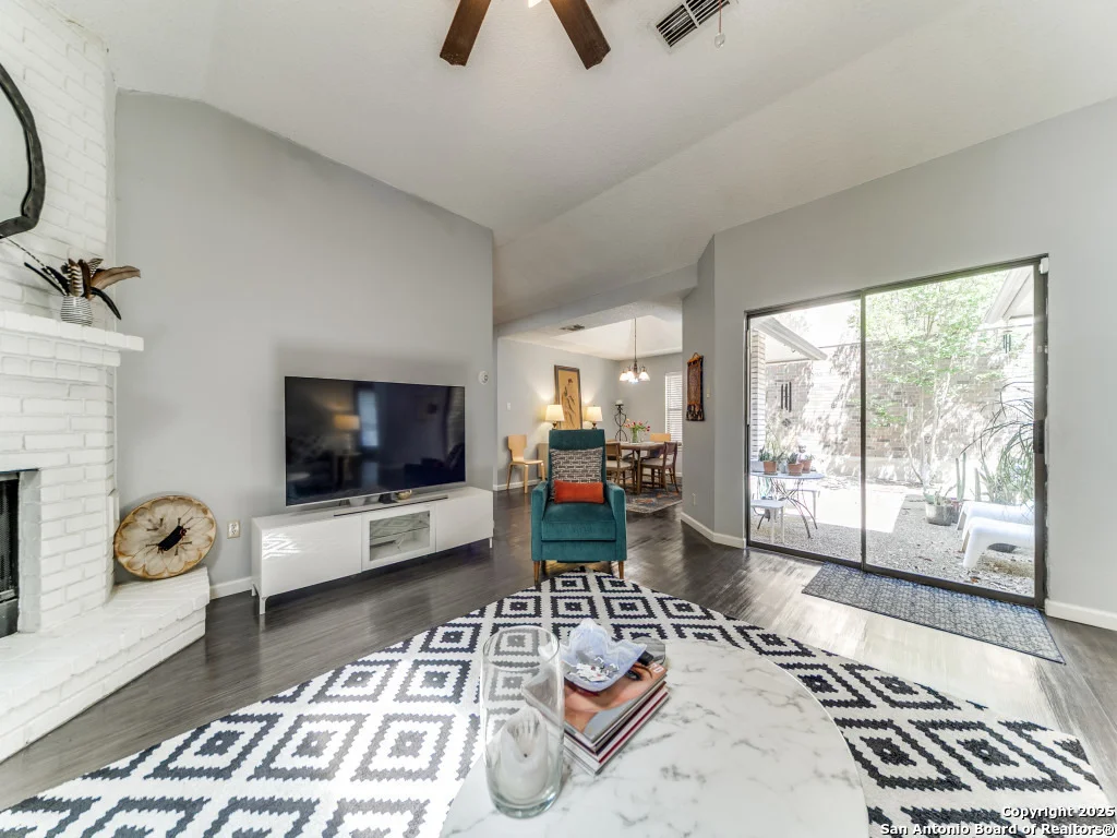 Photo of 5935 Heather View