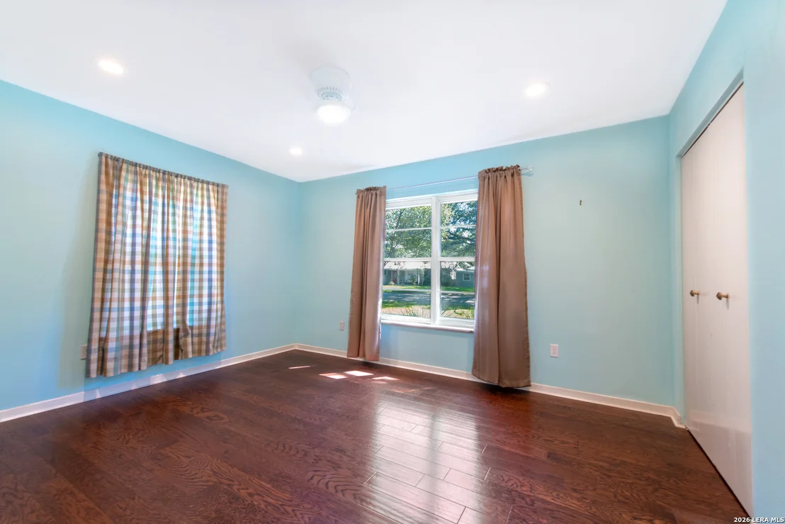 Photo of 1422 Mockingbird
