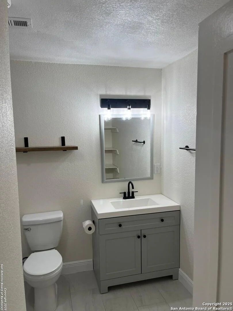 Photo of 7438 Rimhurst