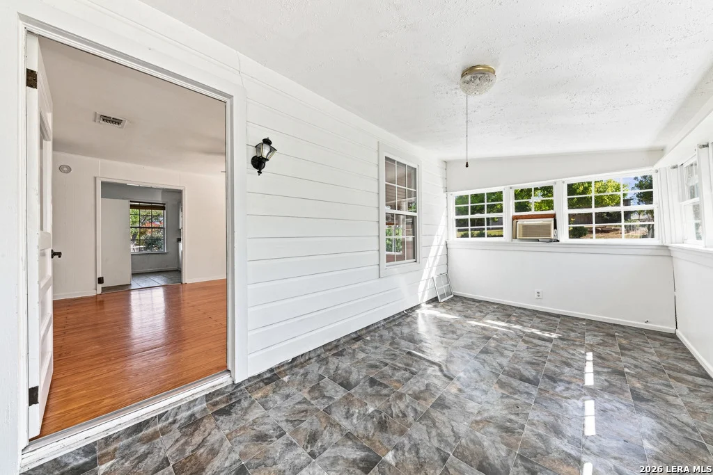 Photo of 103 Lariat Dr
