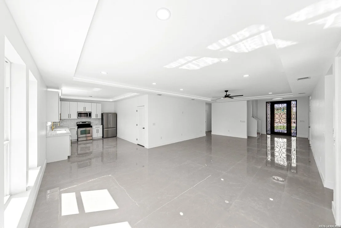 Photo of 7166 Newman Blvd