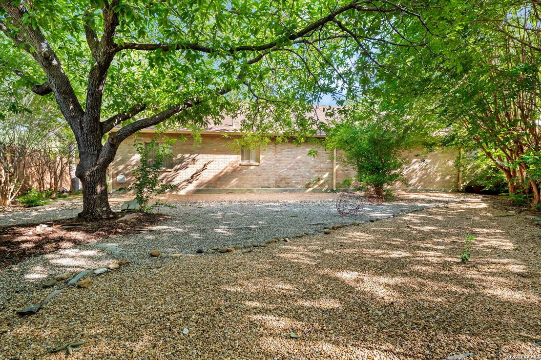 Photo of 7 Greens Shadow