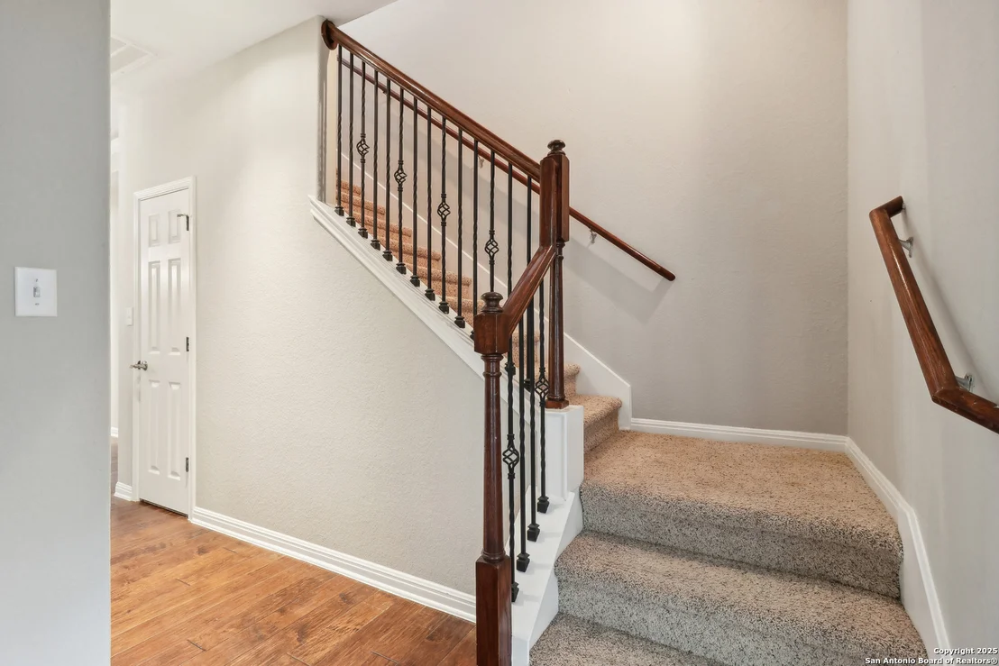 Photo of 605 COUNTY ROAD 2763